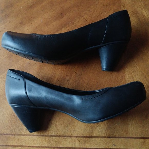 Easy Spirit Shoes - EASY SPIRIT BLK LEATHER 2.5" HEEL PUMP SHOES 9.5 W